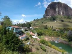 La mejor vista de la piedra y acceso al lago — финка в Guatapé, Antioquia